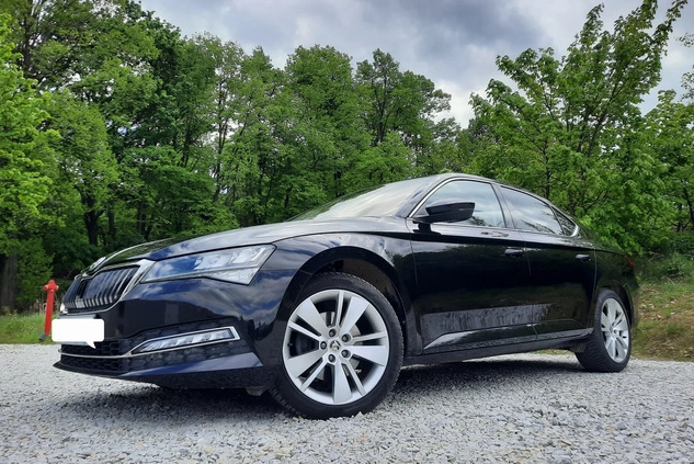 Skoda Superb cena 127900 przebieg: 85000, rok produkcji 2022 z Sobótka małe 631